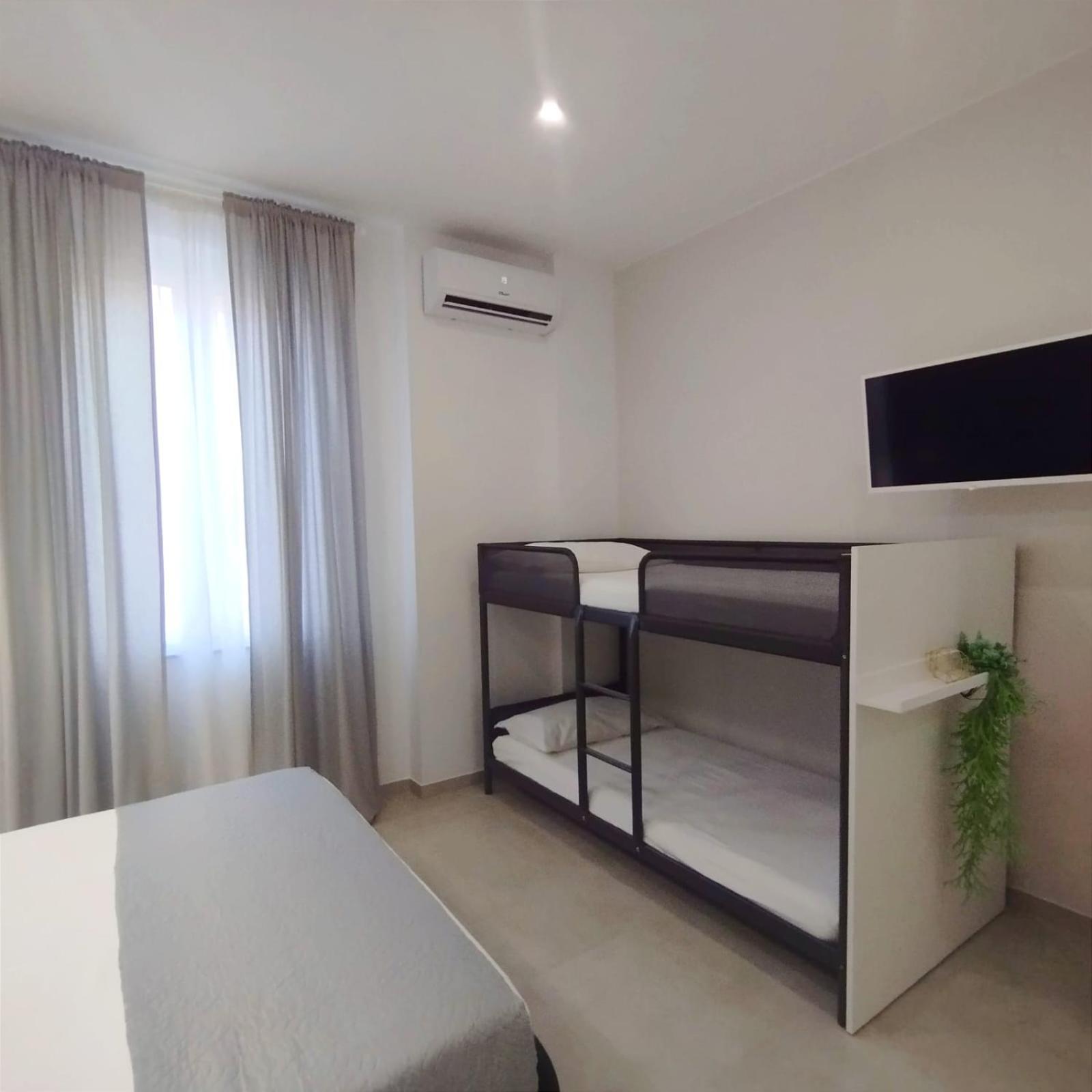 Agatha Modern Elegant Rooms SantʼAgata di Militello Buitenkant foto