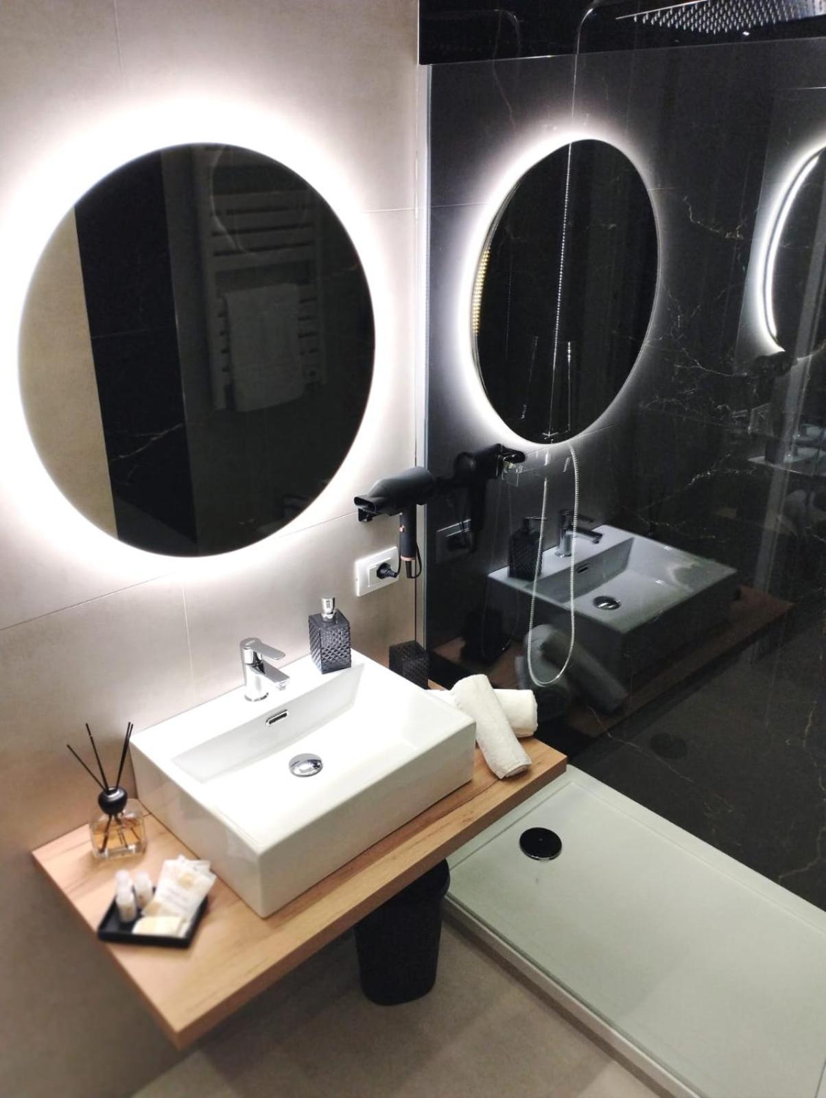 Agatha Modern Elegant Rooms SantʼAgata di Militello Buitenkant foto