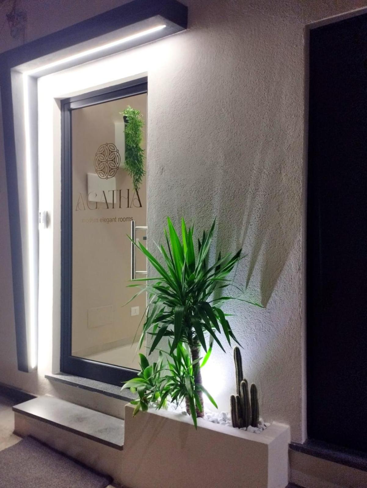 Agatha Modern Elegant Rooms SantʼAgata di Militello Buitenkant foto